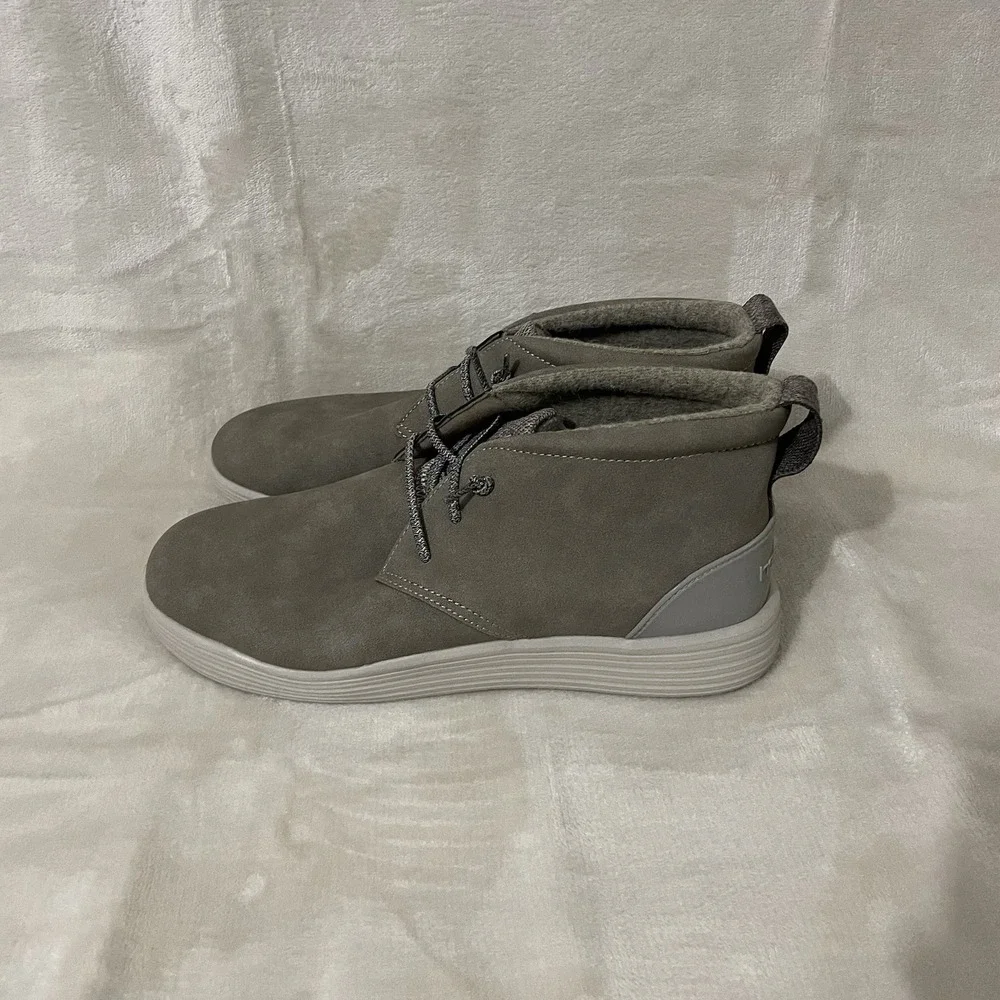 Hey Dude Jo Wally Mid Suede Chukka Boots Men's Size 8 Gray Lightweight Ankle‎